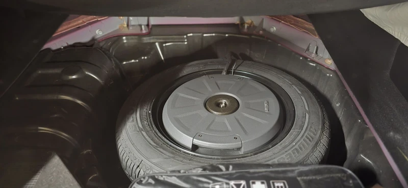 Renault Megane 1.3 Tce, снимка 11 - Автомобили и джипове - 53244400