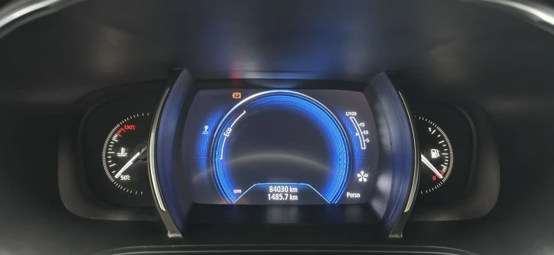 Renault Megane 1.3 Tce, снимка 10 - Автомобили и джипове - 53055997