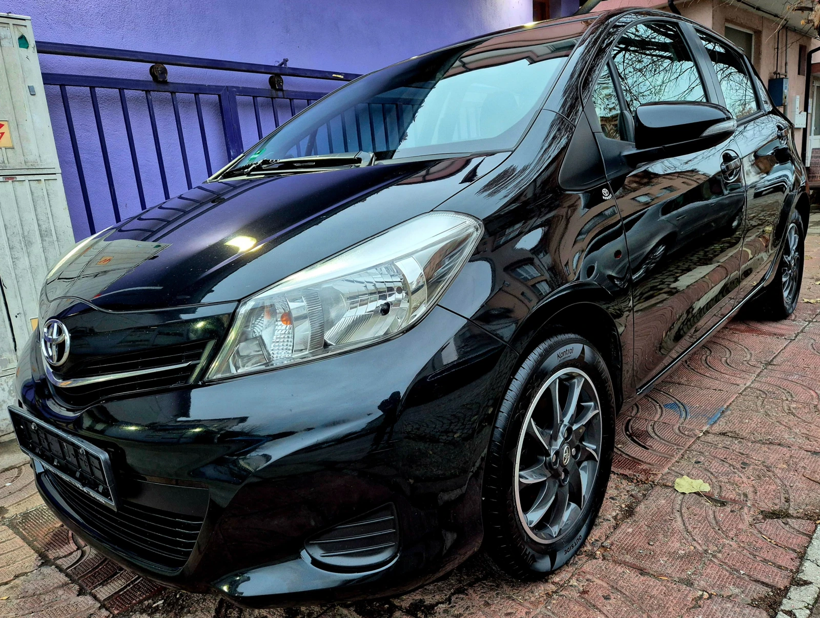 Toyota Yaris 1.33ivvt-нави-6speed-верига-нов - изображение 9