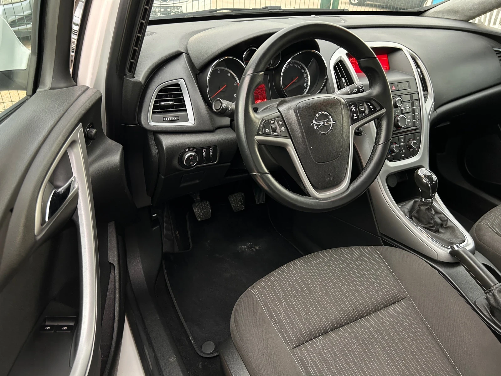 Opel Astra 1.7 - изображение 9