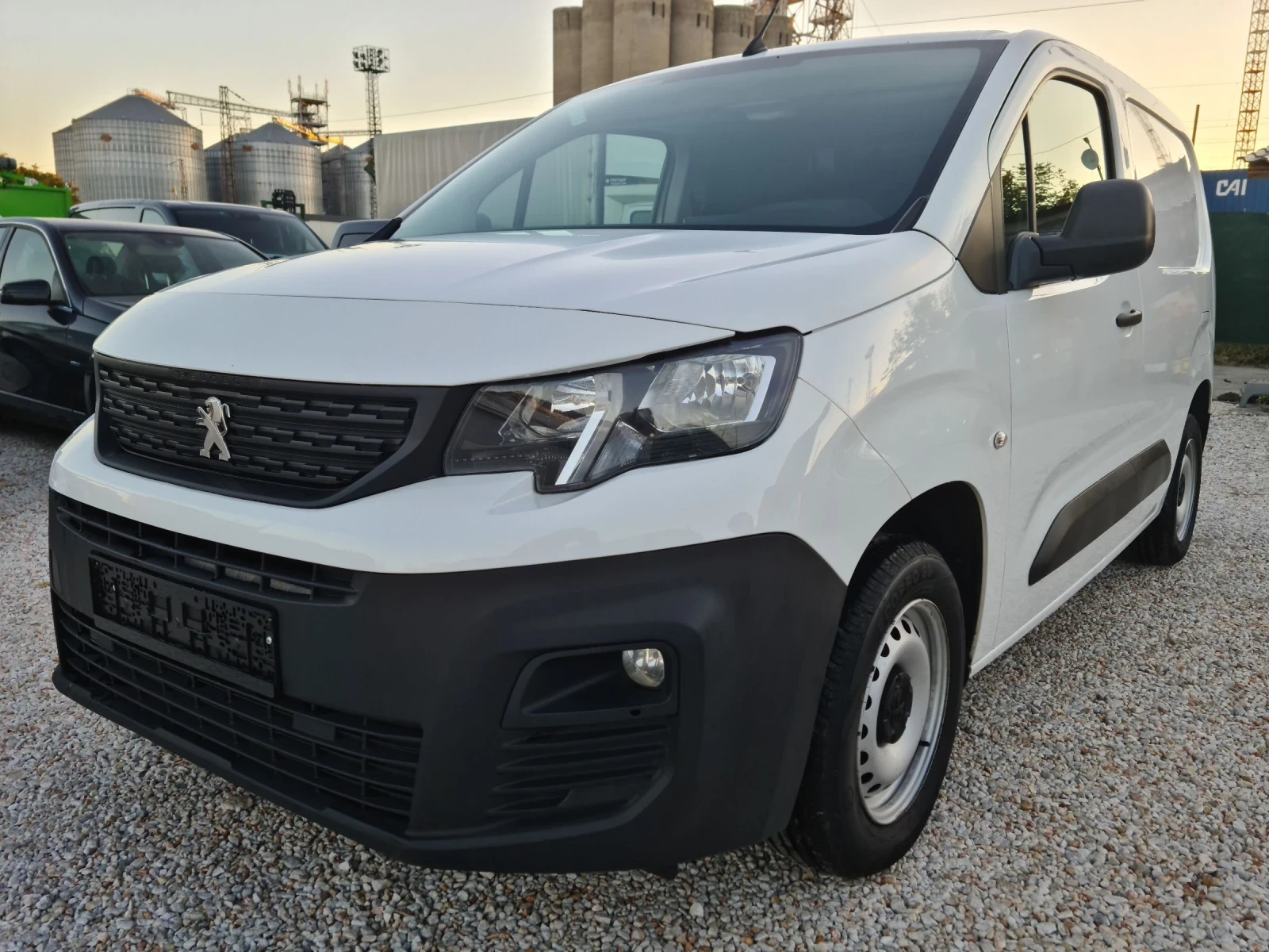 Peugeot Partner 1.5 HDI / navi / euro 6 | Mobile.bg   1