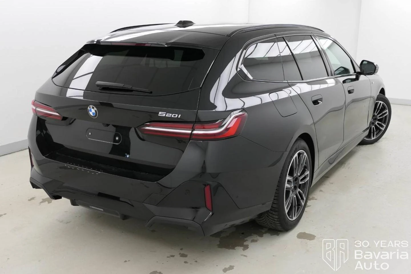 BMW 520 i Touring M Sport Paket Steptronic - изображение 3