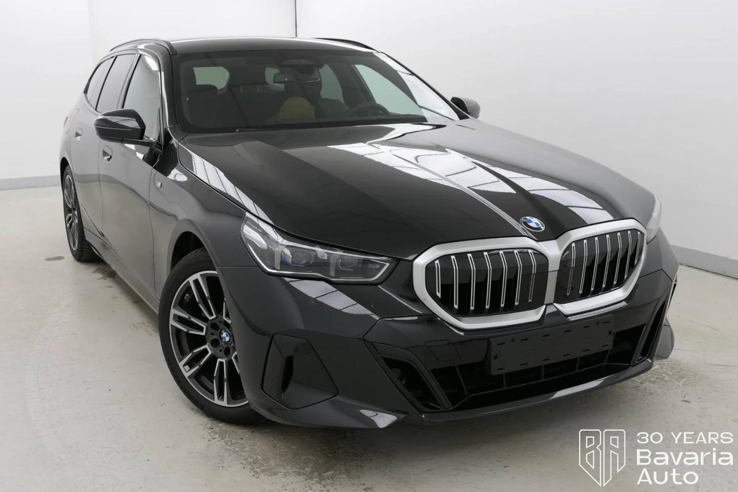 BMW 520 i Touring M Sport Paket Steptronic - изображение 4