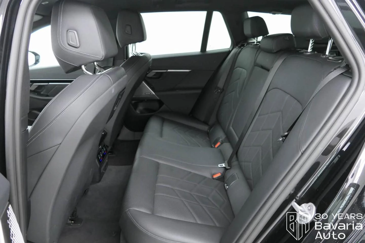 BMW 520 i Touring M Sport Paket Steptronic - изображение 8