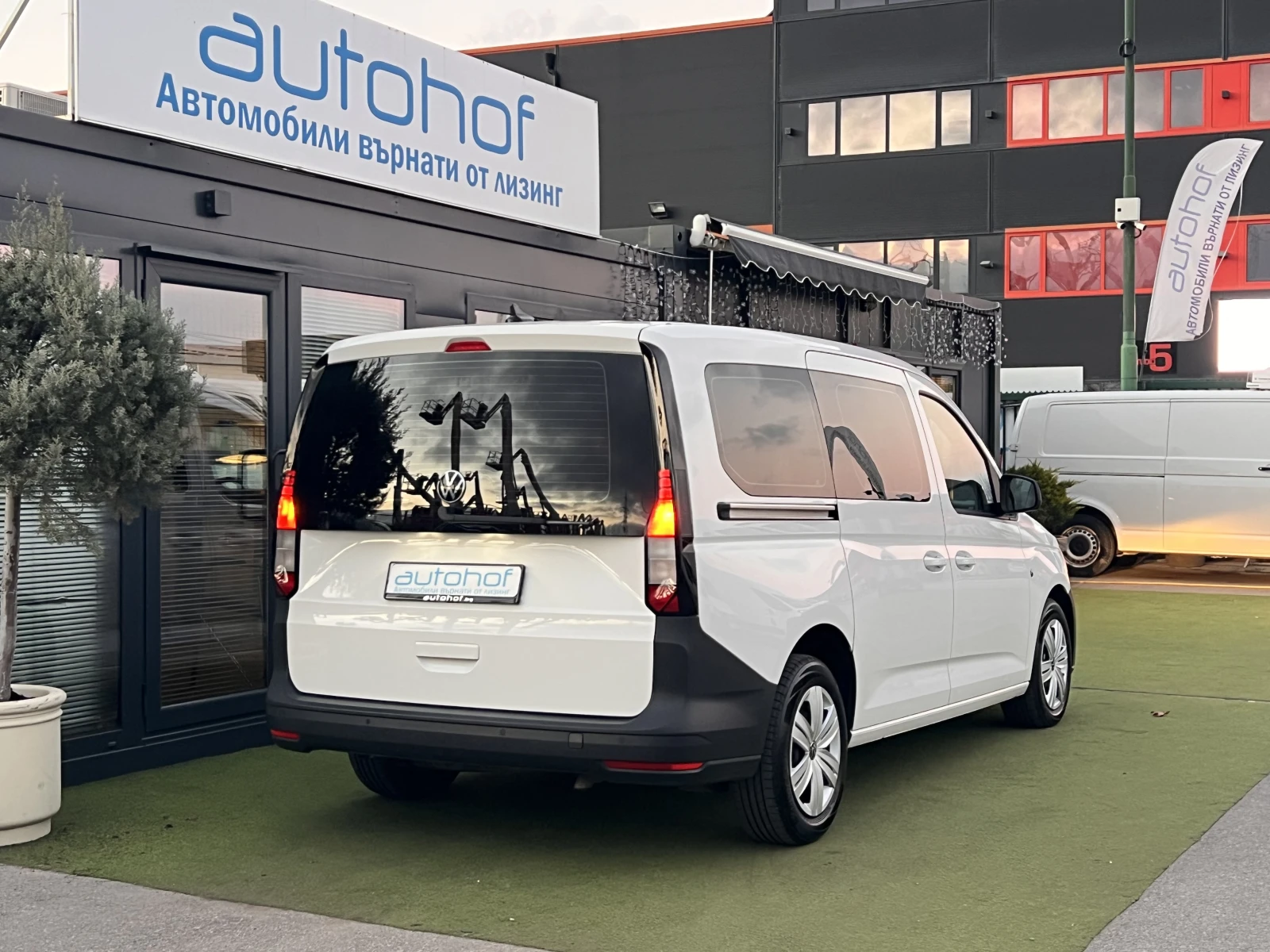 VW Caddy Life/2.0TDI/102k.c./6MT/6+ 1/ГАРАНЦИЯ - изображение 4