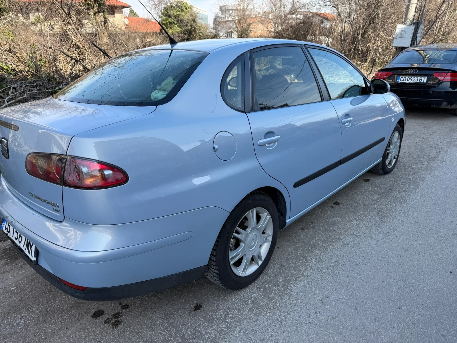 Seat Cordoba, снимка 5 - Автомобили и джипове - 53720312