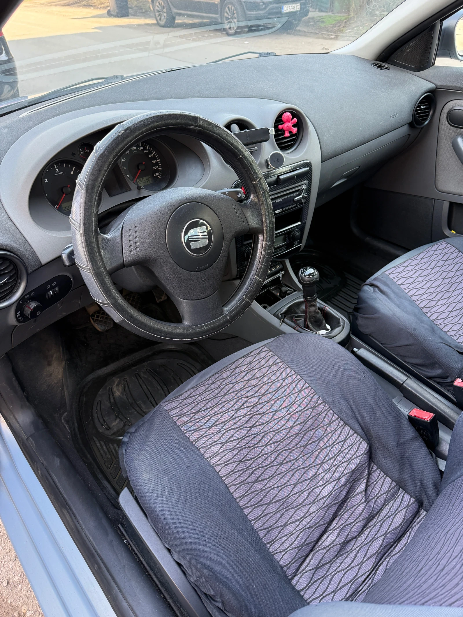 Seat Cordoba, снимка 7 - Автомобили и джипове - 53720312