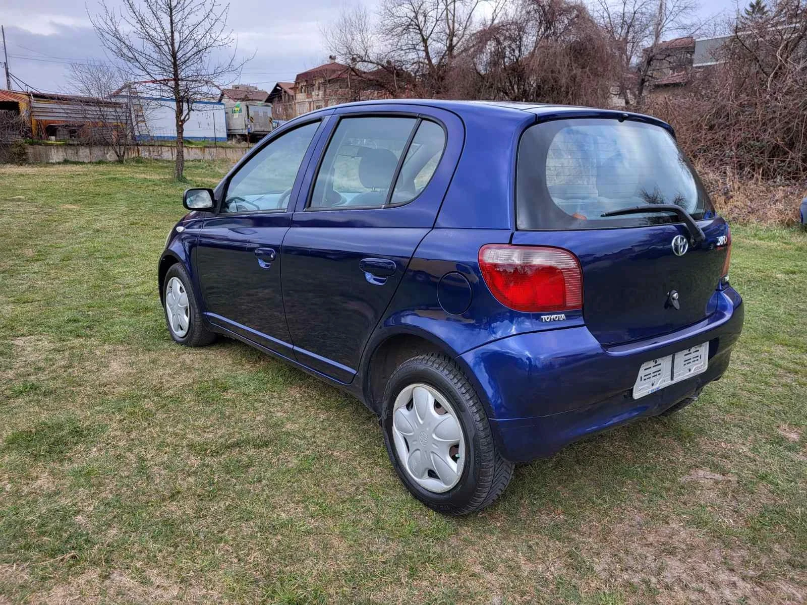 Toyota Yaris 1.0/4 цилиндров, снимка 4 - Автомобили и джипове - 53890227