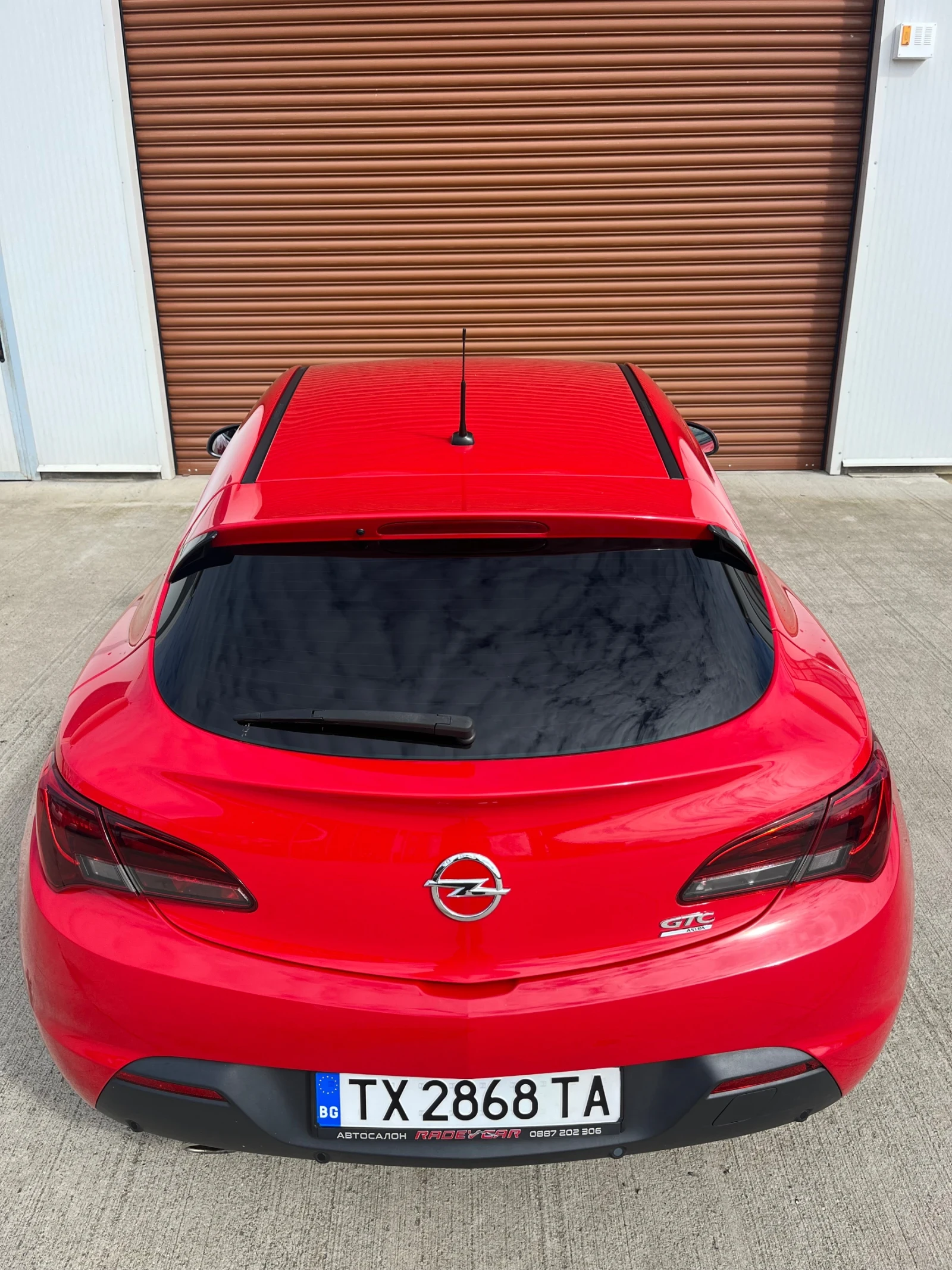 Opel Astra GTC 1.4T, снимка 7 - Автомобили и джипове - 54038415