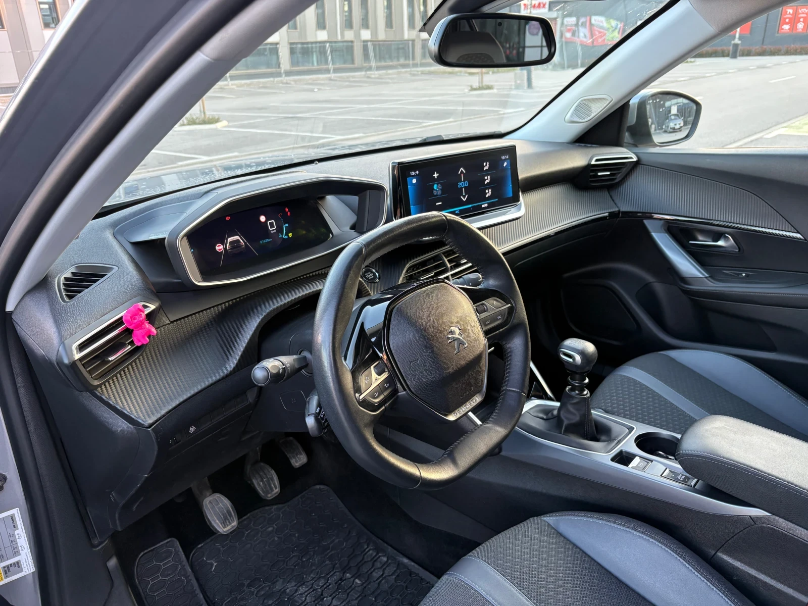 Peugeot 2008 1.2 Pure Tech, снимка 6 - Автомобили и джипове - 54101729