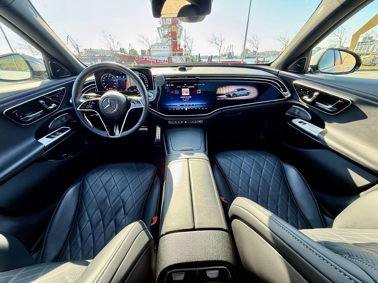 Mercedes-Benz E 400 4matic/AIRmatic/3Dsound/Massage/Superscreeen, снимка 6 - Автомобили и джипове - 54120857