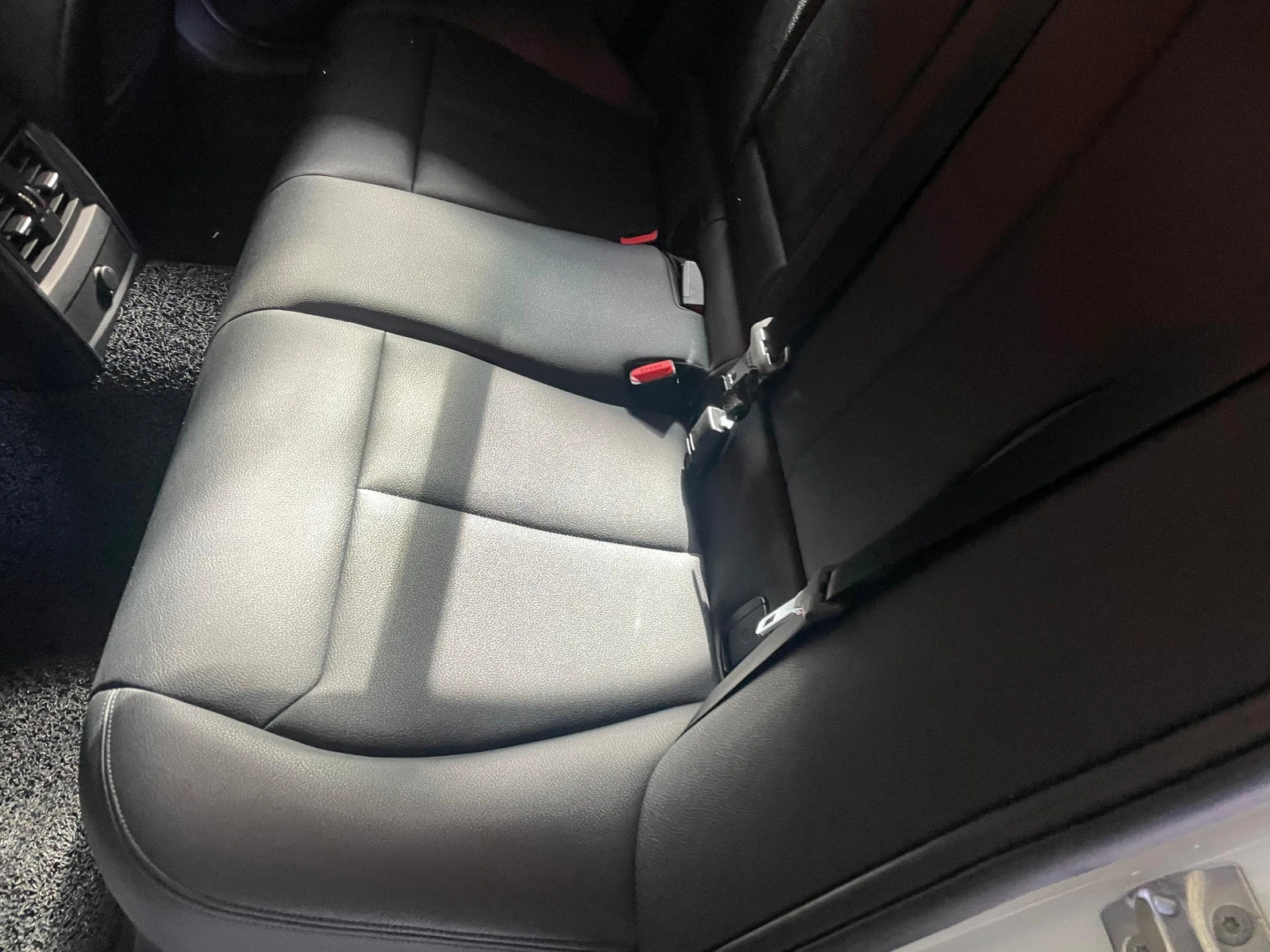 BMW 320 d RWD B47 LCI (FaceLift) ! M Pack !, снимка 10 - Автомобили и джипове - 54148834