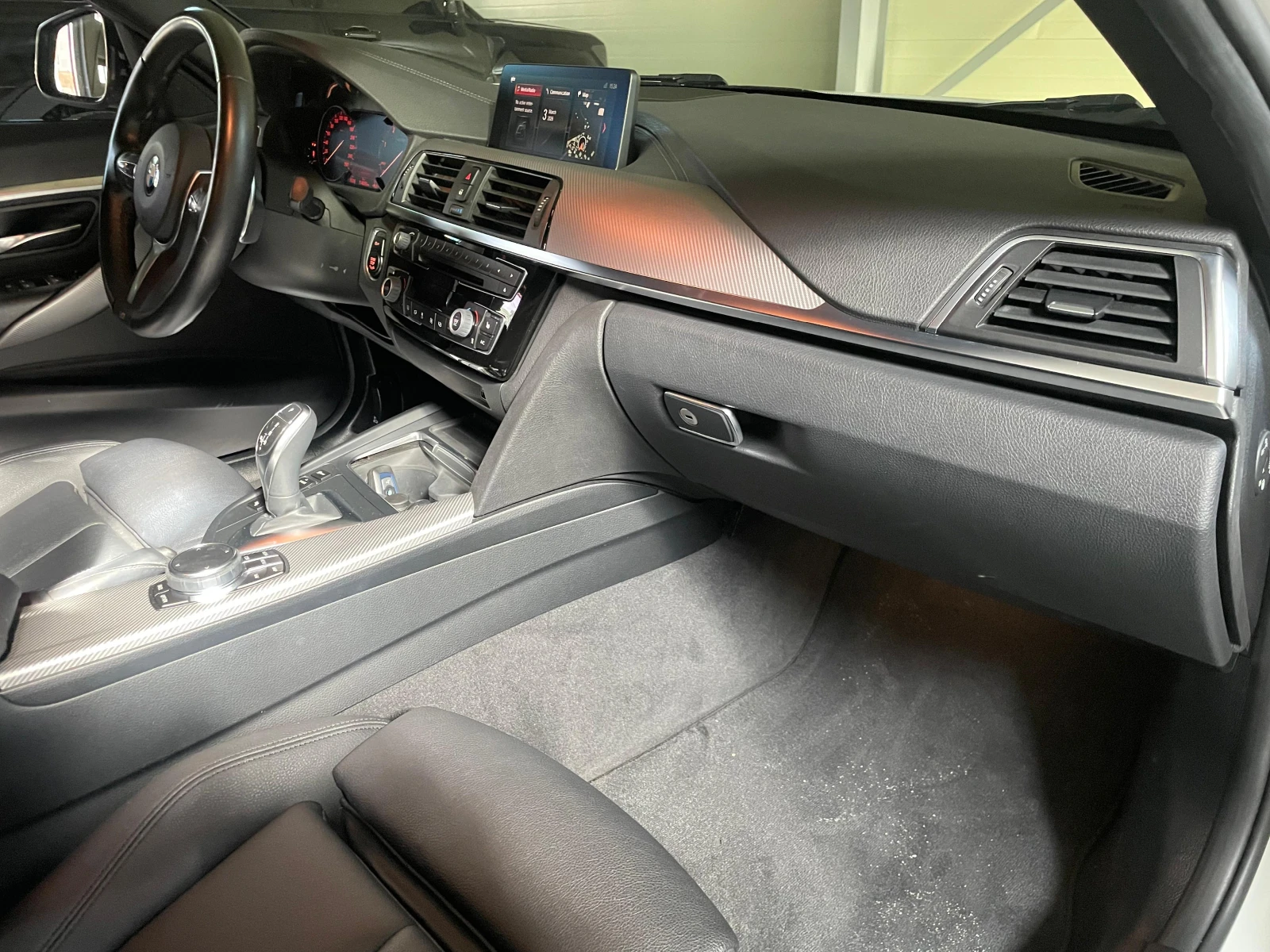 BMW 320 d RWD B47 LCI (FaceLift) ! M Pack !, снимка 13 - Автомобили и джипове - 54148834