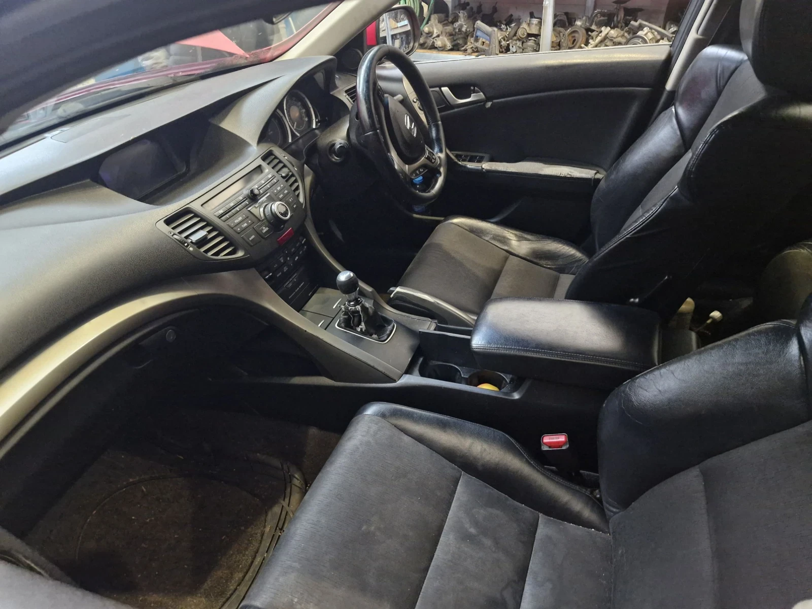 Honda Accord 2.0i-vtec , снимка 8 - Автомобили и джипове - 55016329