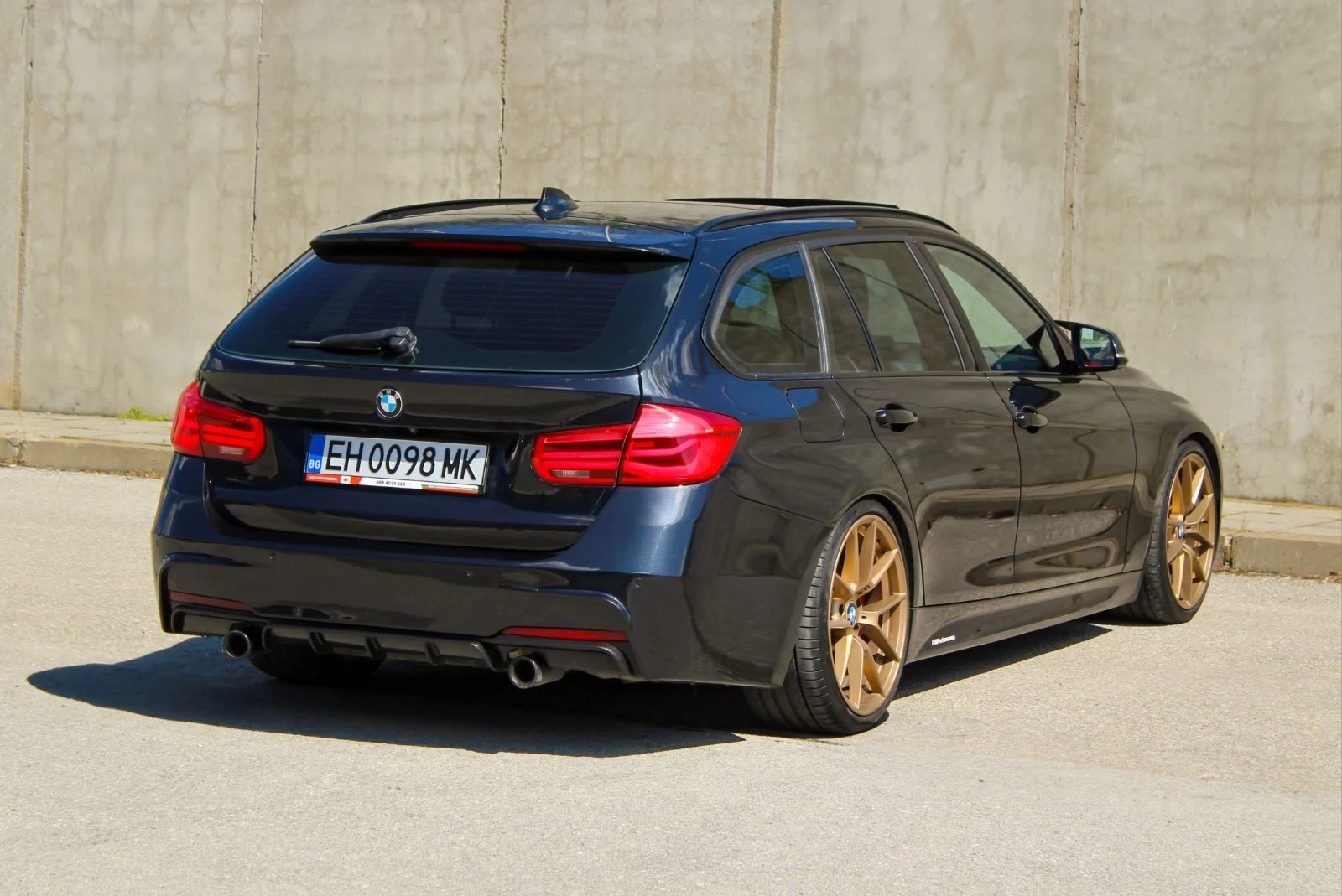 BMW 330  MPerformance, снимка 2 - Автомобили и джипове - 55536638