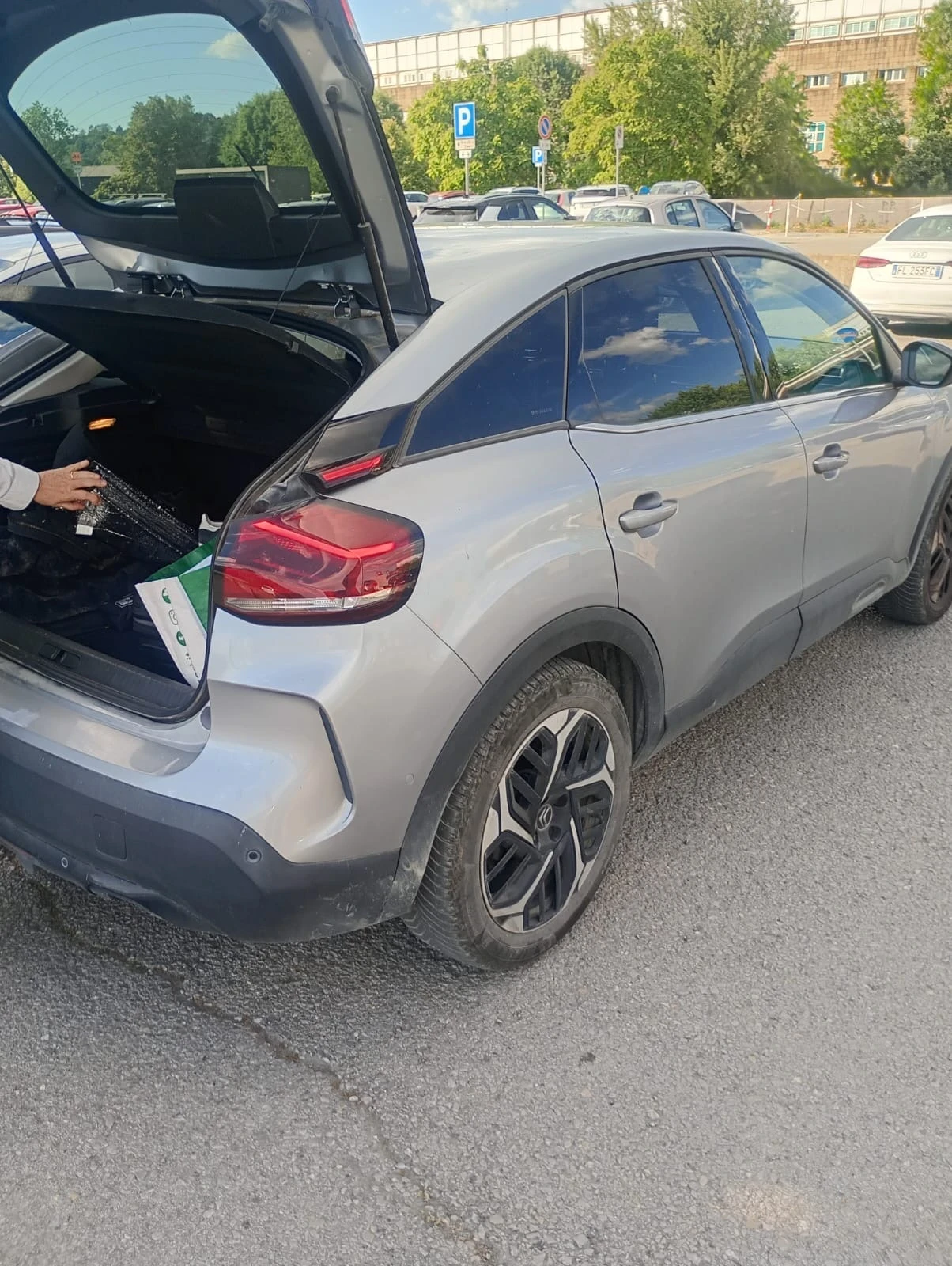 Citroen C4 5HDi ТОП ОБСЛУЖЕН ГАРАНЦИЯ, снимка 6 - Автомобили и джипове - 54659235