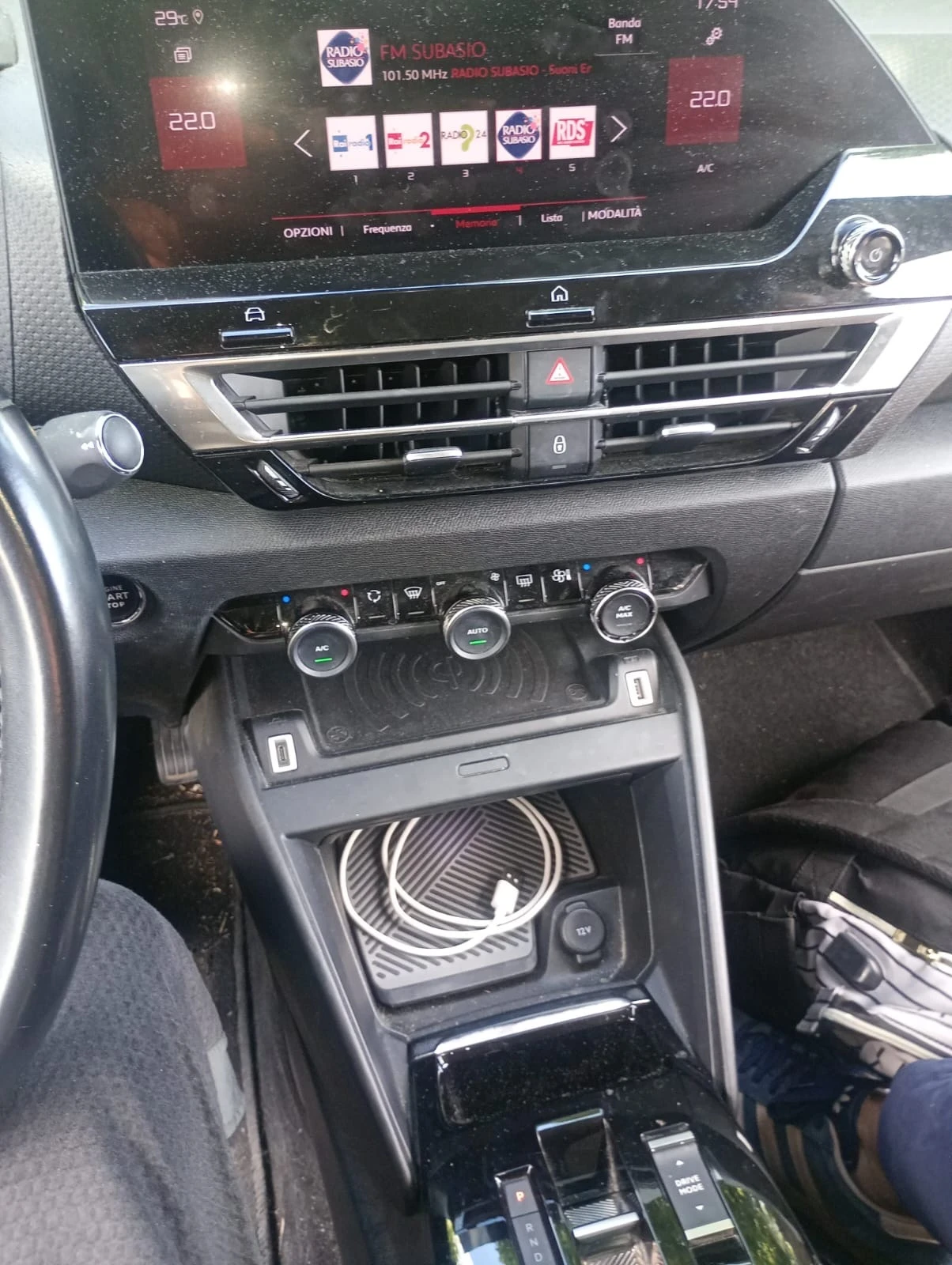 Citroen C4 5HDi ТОП ОБСЛУЖЕН ГАРАНЦИЯ, снимка 13 - Автомобили и джипове - 54659235