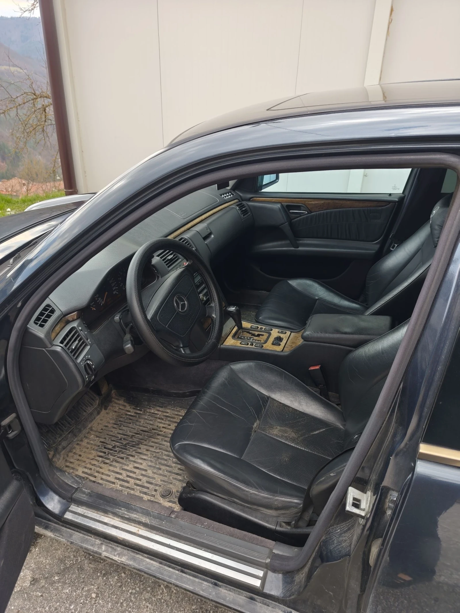 Mercedes-Benz E 280  GAZ 4MATIC, снимка 16 - Автомобили и джипове - 54796847