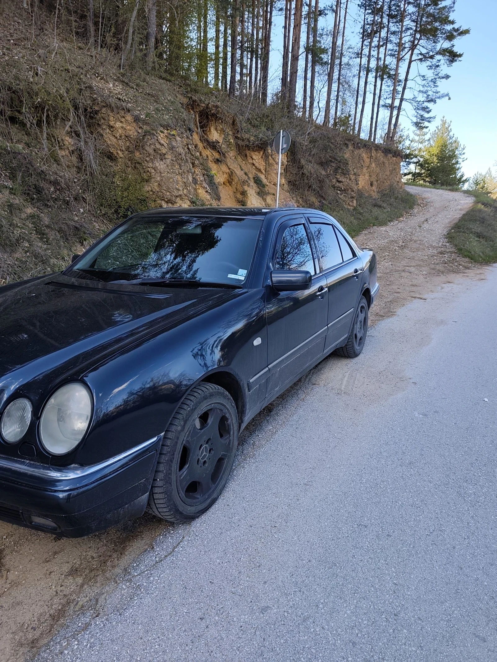 Mercedes-Benz E 280  GAZ 4MATIC, снимка 2 - Автомобили и джипове - 54796847