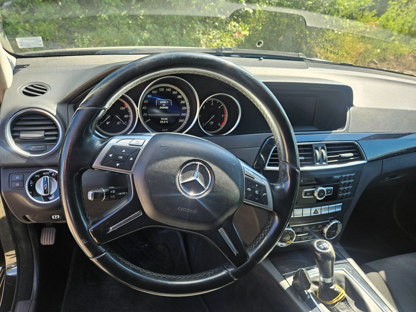 Mercedes-Benz C 220, снимка 13 - Автомобили и джипове - 55674631
