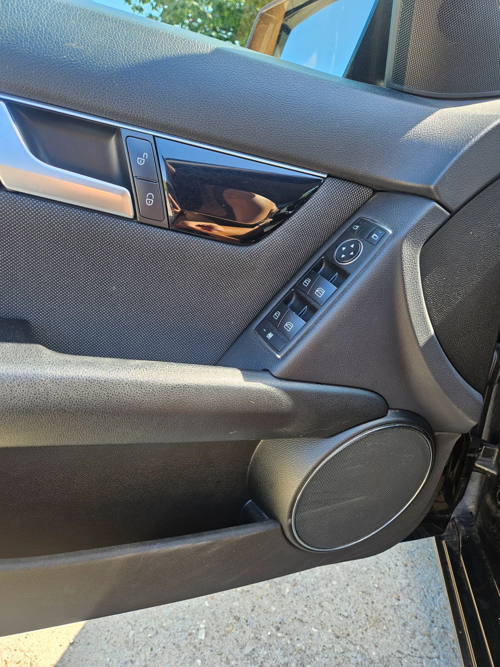 Mercedes-Benz C 220, снимка 14 - Автомобили и джипове - 55674631