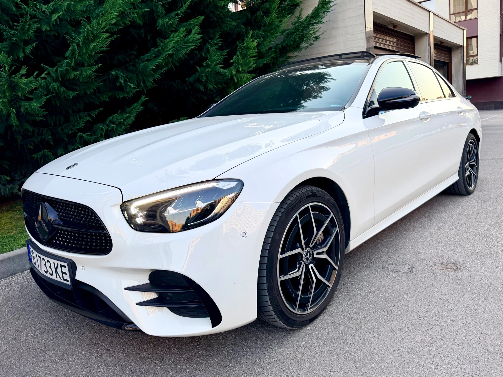 Mercedes-Benz E 300 DE AMG STYLE 4MATIC AIRMATIC PANORAMA PODGREV 