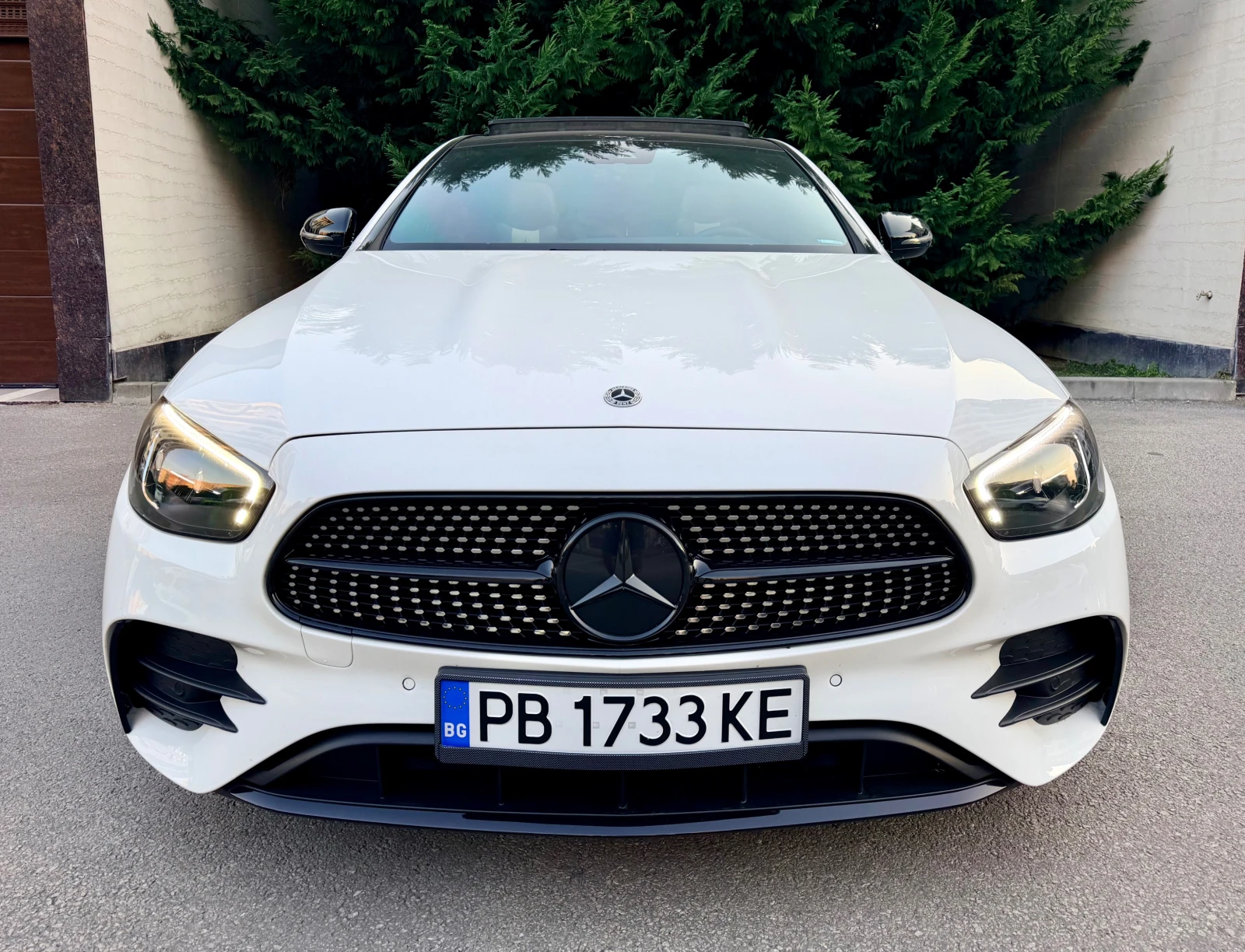 Mercedes-Benz E 300 DE AMG STYLE 4MATIC AIRMATIC PANORAMA PODGREV , снимка 2 - Автомобили и джипове - 56064279