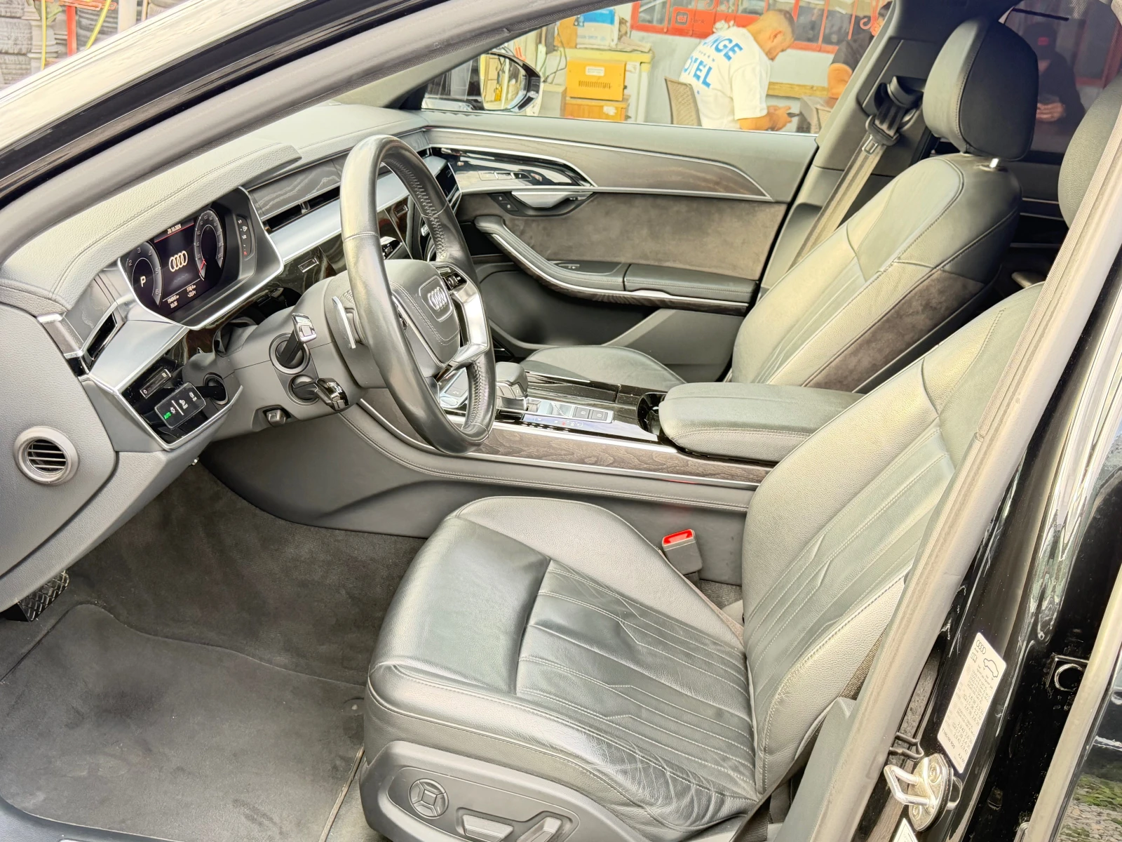 Audi A8, снимка 12 - Автомобили и джипове - 56637193