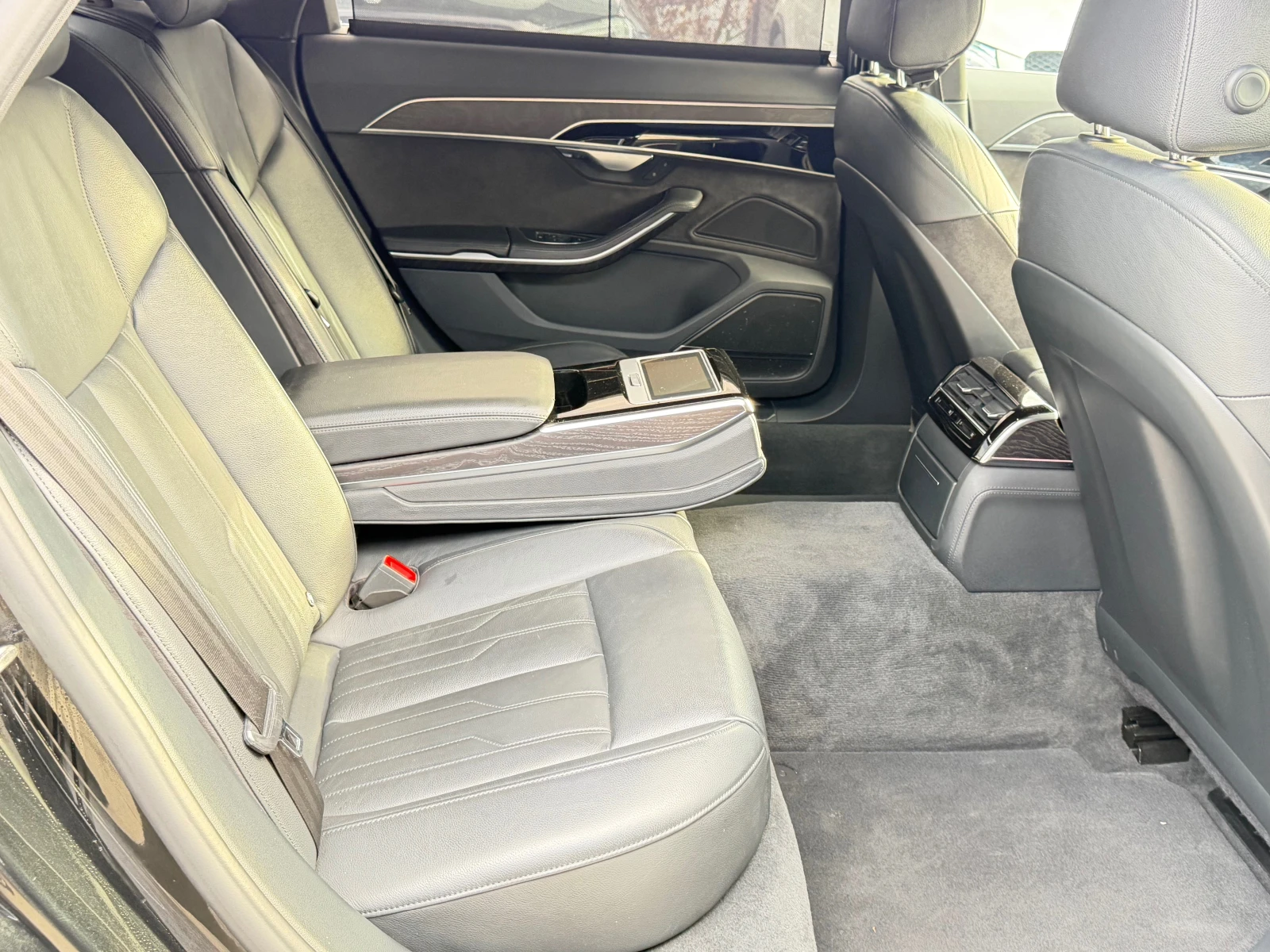 Audi A8, снимка 10 - Автомобили и джипове - 56637193