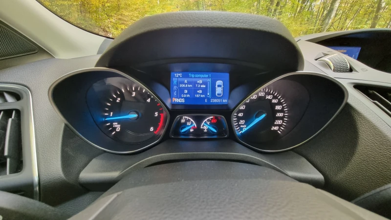 Ford Kuga 2.0 TDCI 4x4  180к.с Swiss , снимка 11 - Автомобили и джипове - 47790181