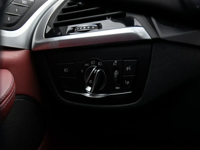 BMW X4 2021* DIGITAL* 360* HEAD-UP* LANE ASSIST* PANO* KE, снимка 11 - Автомобили и джипове - 52446844