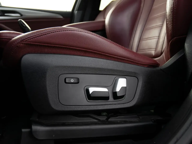 BMW X4 2021* DIGITAL* 360* HEAD-UP* LANE ASSIST* PANO* KE, снимка 8 - Автомобили и джипове - 52446844