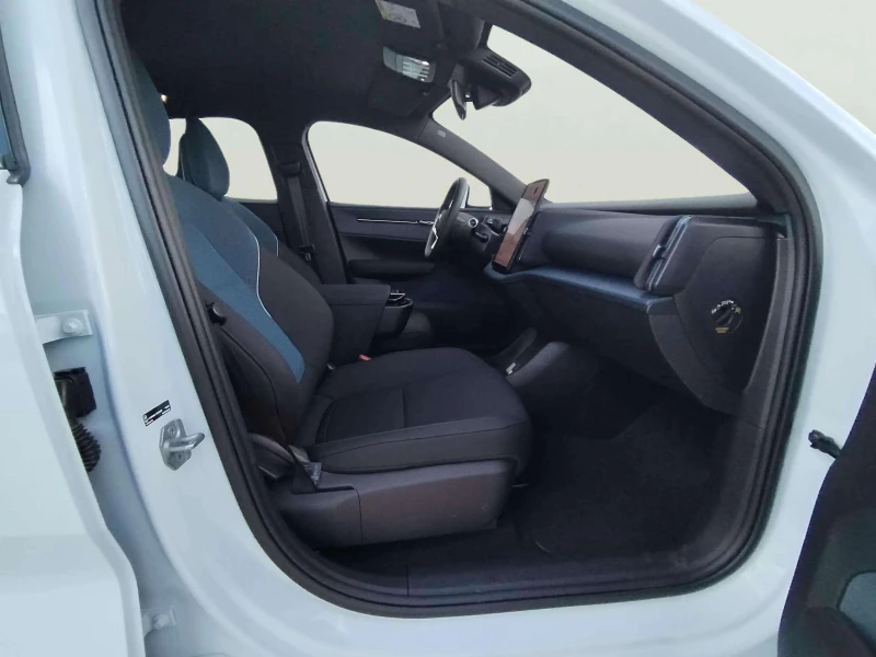 Volvo EX30 Single motor, снимка 9 - Автомобили и джипове - 53448328