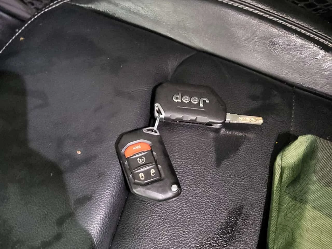 Jeep Wrangler * UNLIMITED SAHARA * CARFAX * 1 СОБСТВЕНИК * , снимка 9 - Автомобили и джипове - 54089424