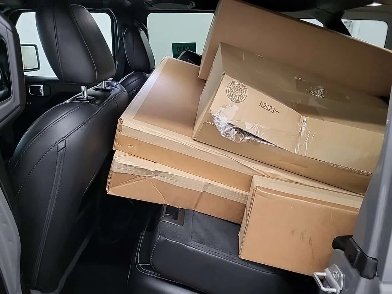 Jeep Wrangler * UNLIMITED SAHARA * CARFAX * 1 СОБСТВЕНИК * , снимка 13 - Автомобили и джипове - 54089424