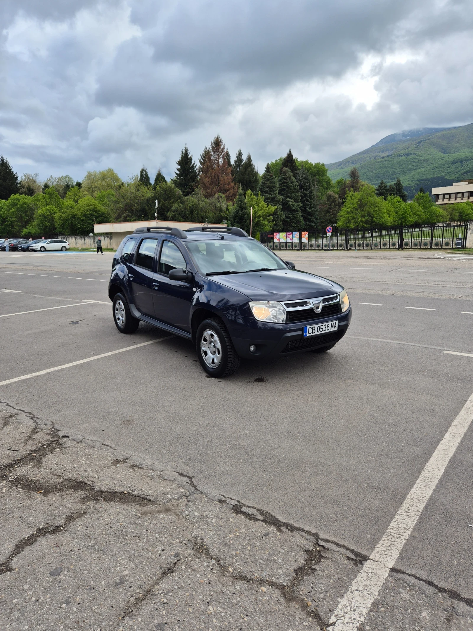Dacia Duster 1.6 Бензин /газ, снимка 3 - Автомобили и джипове - 54486152