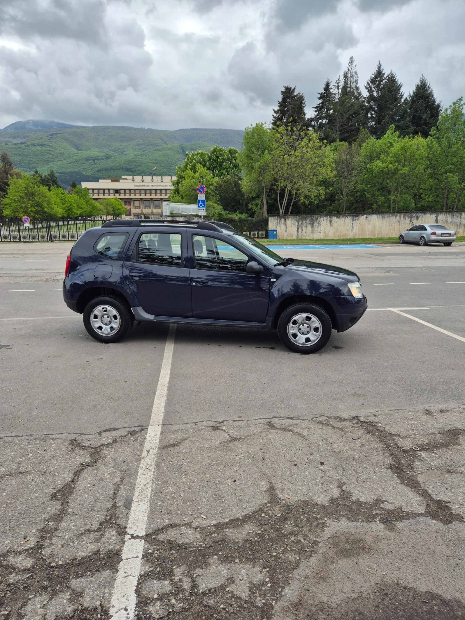 Dacia Duster 1.6 Бензин /газ, снимка 6 - Автомобили и джипове - 54486152