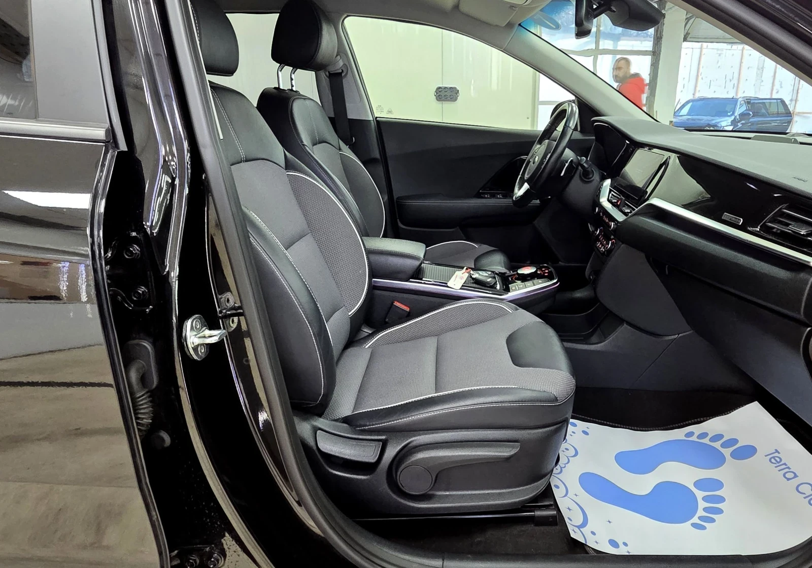 Kia Niro 64KWh/SOH100, снимка 11 - Автомобили и джипове - 54635383