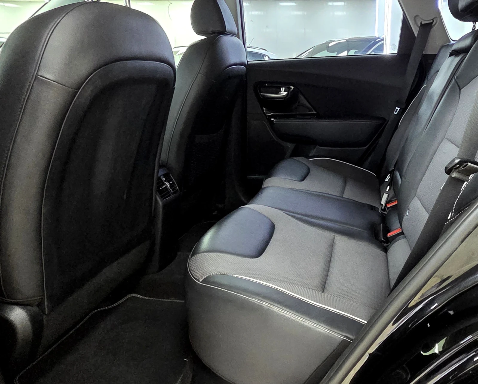 Kia Niro 64KWh/SOH100, снимка 9 - Автомобили и джипове - 54635383