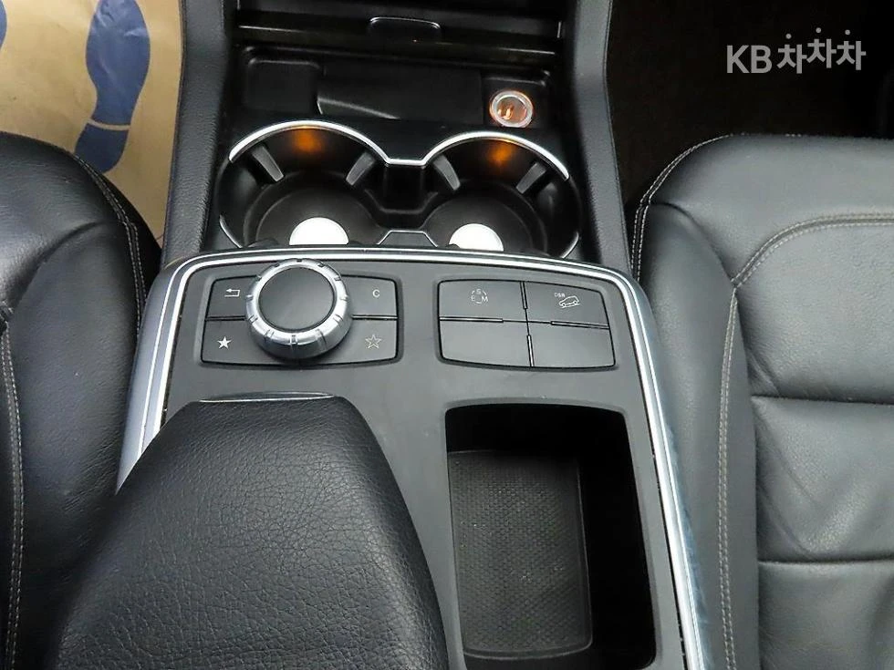Mercedes-Benz ML 250 BlueTEC 4MATIC W166, снимка 9 - Автомобили и джипове - 54820880