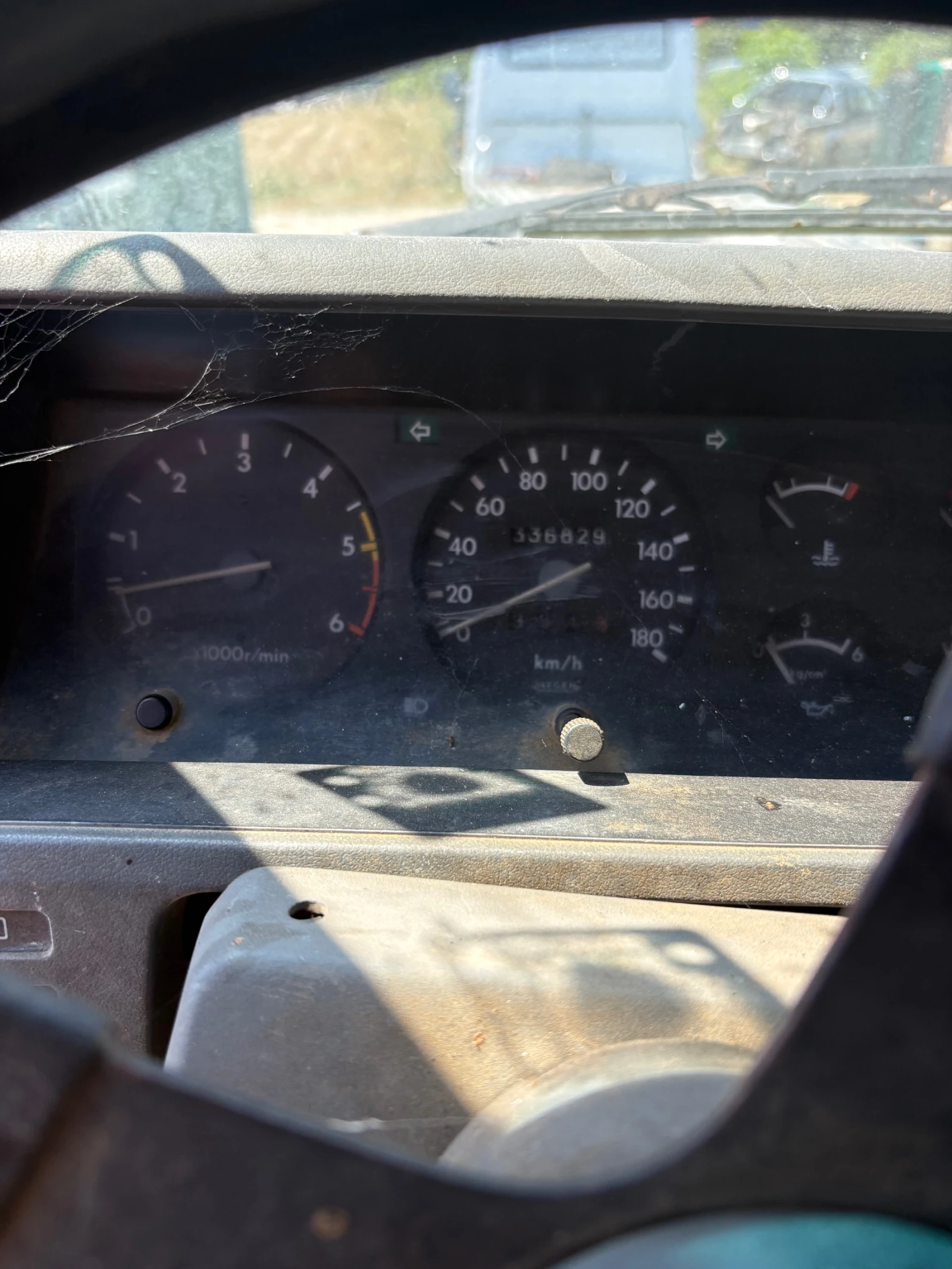 Nissan Patrol К 260, снимка 6 - Автомобили и джипове - 55618167