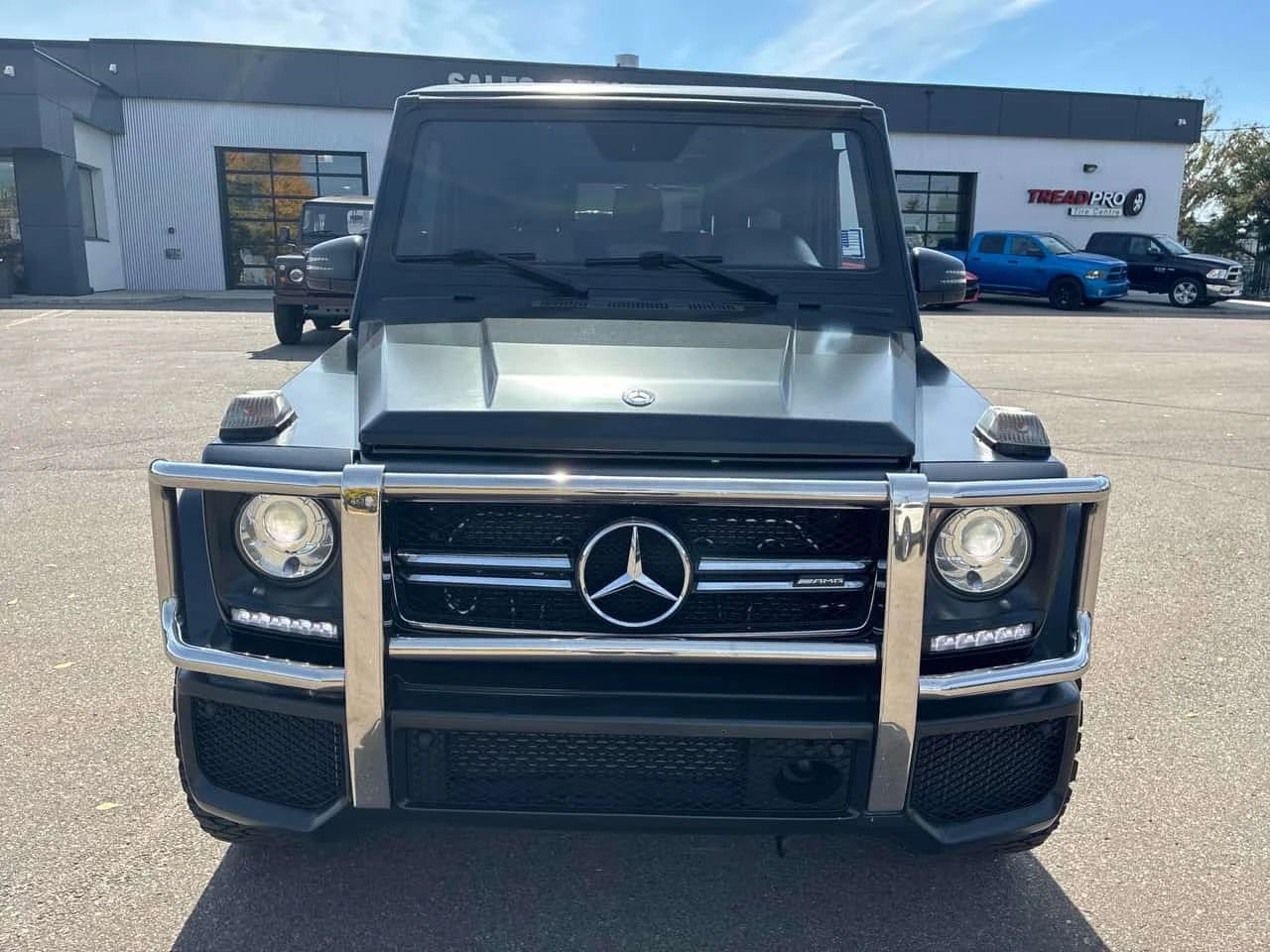Mercedes-Benz G 63 AMG | CARFAX | ДИСТРОНИК | ВТОРИ ГУМИ | ОБДУХВАНЕ, снимка 2 - Автомобили и джипове - 56219648