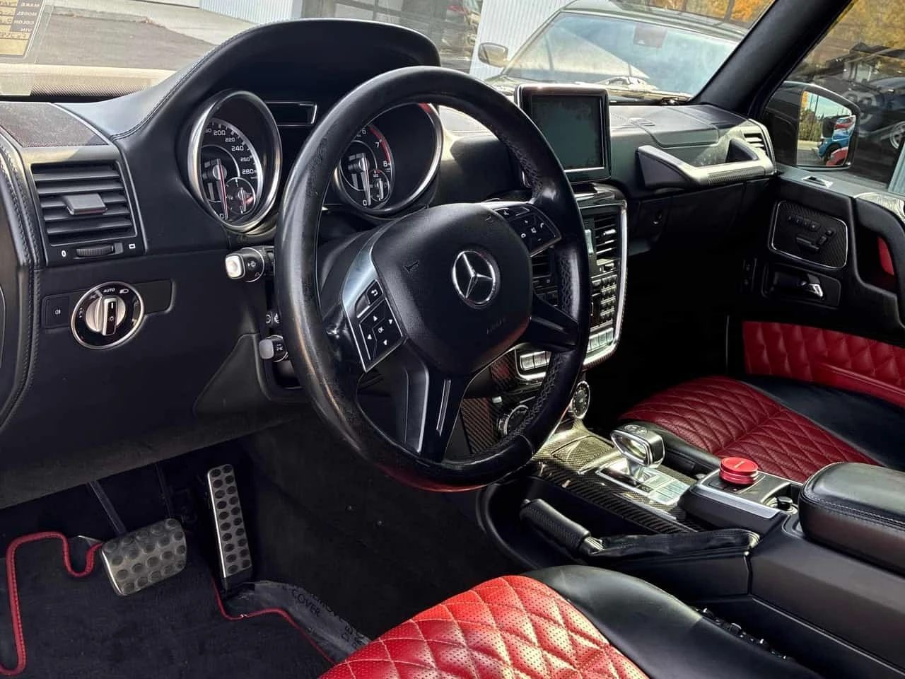 Mercedes-Benz G 63 AMG | CARFAX | ДИСТРОНИК | ВТОРИ ГУМИ | ОБДУХВАНЕ, снимка 7 - Автомобили и джипове - 56219648