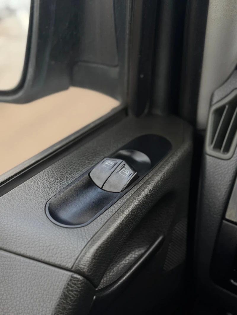 Mercedes-Benz Vito 2.2CDI LONG, снимка 11 - Бусове и автобуси - 53328545