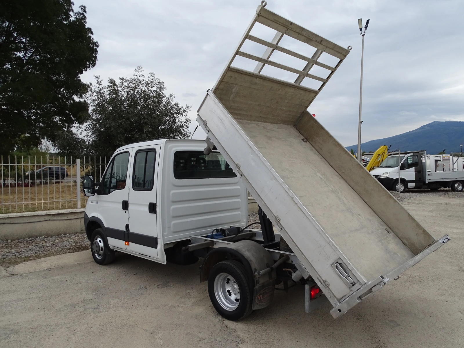 Iveco 35c15 3.0HPI  КАТ. * Б* 7-места* 120 362 км* , снимка 4 - Бусове и автобуси - 55735052