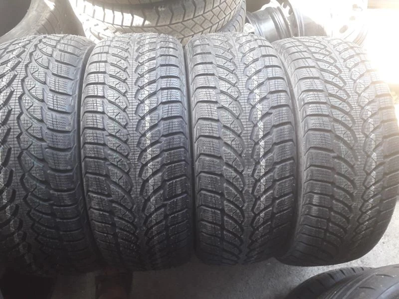 Гуми Зимни 235/60R17, снимка 1 - Гуми и джанти - 26151701