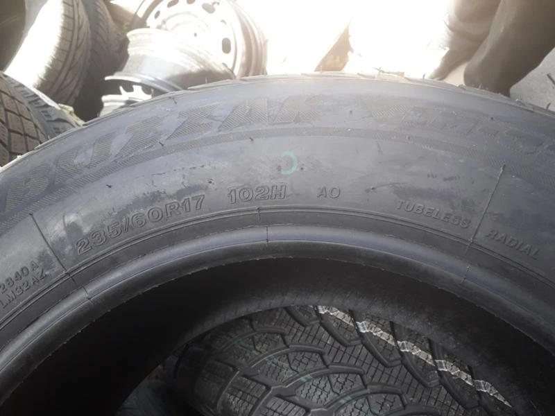 Гуми Зимни 235/60R17, снимка 7 - Гуми и джанти - 26151701