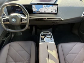 BMW iX xDRIVE40/326HP/PRO/LED/HUD/CAM/281z, снимка 4