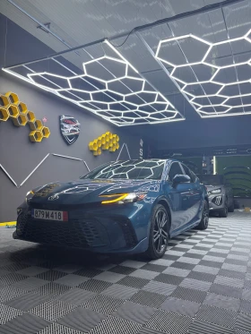 Toyota Camry XSE, снимка 1