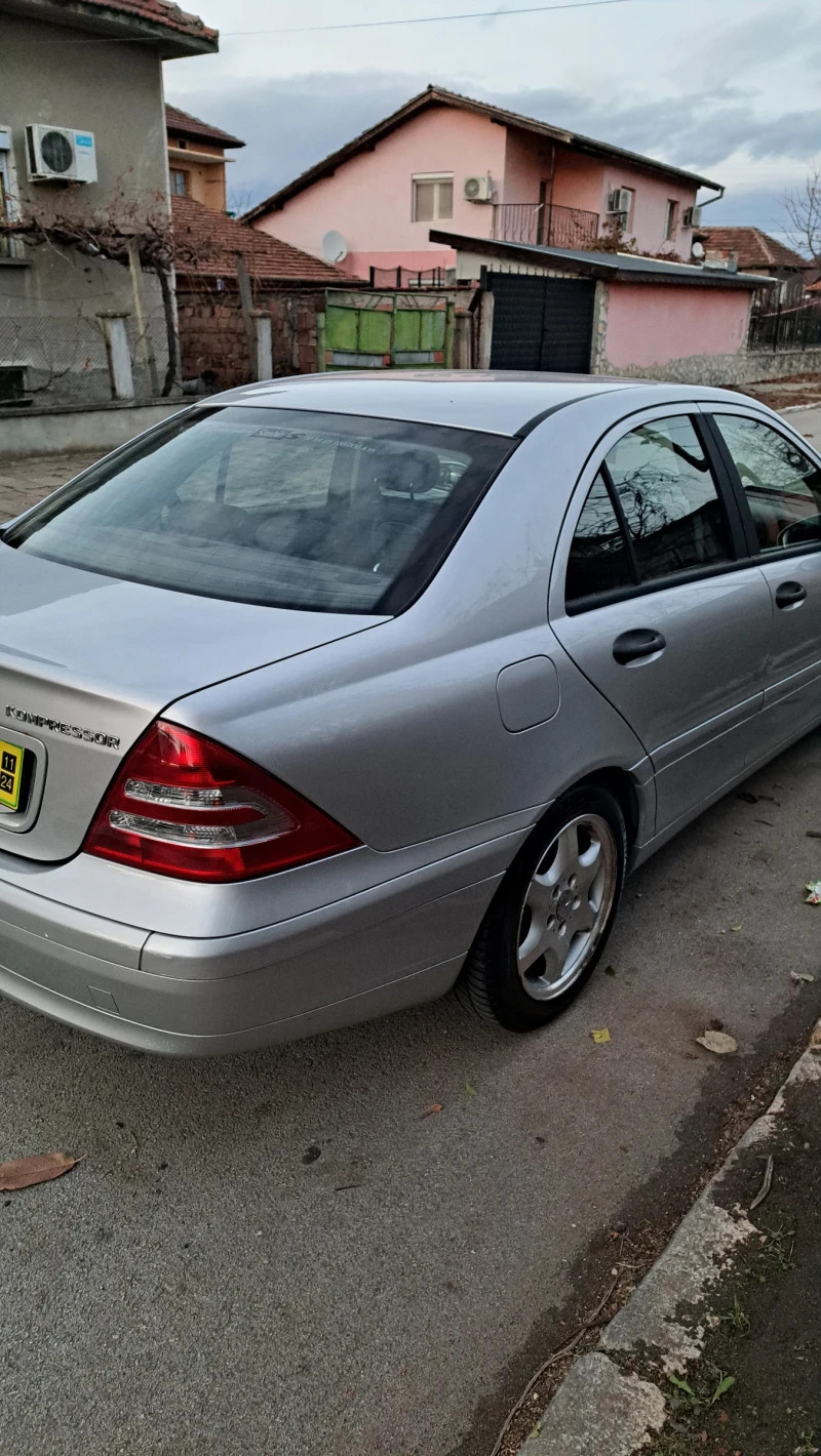 Mercedes-Benz C 180 1.8 компресор, снимка 2 - Автомобили и джипове - 48086409